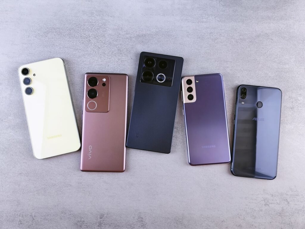 Samsung phone vs Iphone