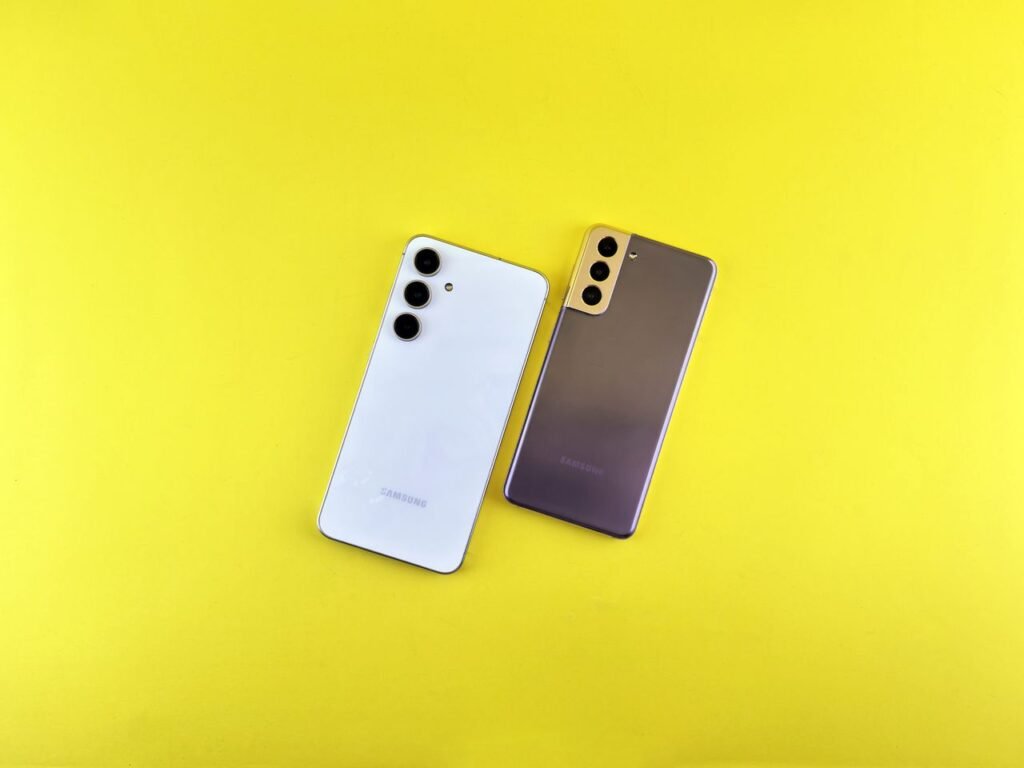 Samsung phone vs Iphone